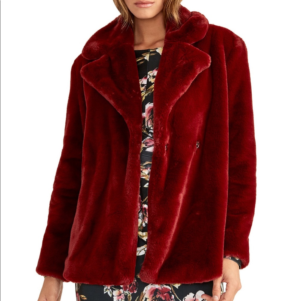 ❤️Red / Burgandy super soft faux fur coat- size XS - Picture 2 of 8